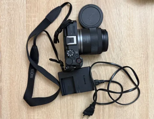 Canon EOS R50 V avec Objectif RF S 14-30 mm