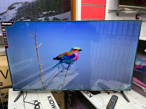 Promo TV KOSCOM 43 pouces android14 Smart 29900 da