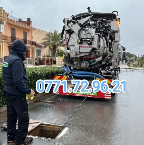 Camion vidange fosse septique et débouchage canalisation