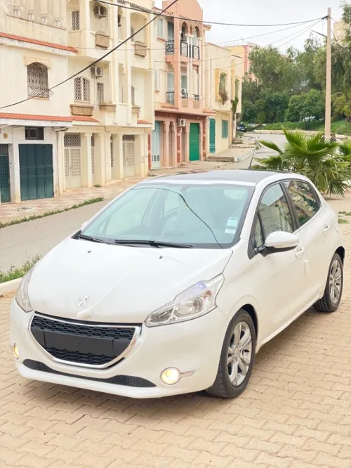 Peugeot 208 2012 Allure