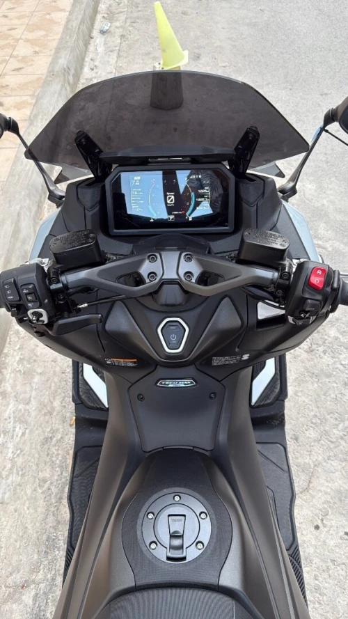 Yamah Tmax 563 2025