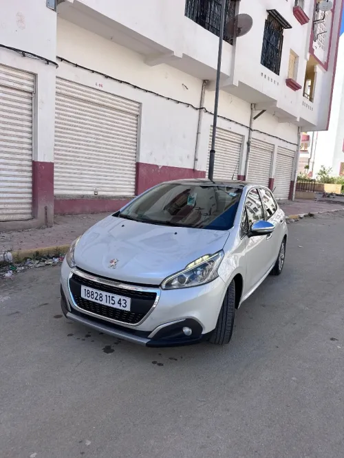 Peugeot 208 2015 Access Facelift