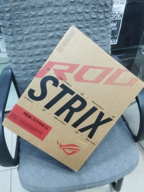 ASUS ROG STRIX G614PP-WH94  Ryzen 9 8940HX / RTX 5070 / RAM 16GB DDR5 / SSD 1TB / Écran 16 FHD+ 165Hz