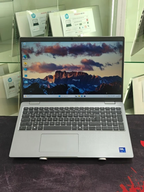 DELL PRÉCISION 3590 ULTRA 7 155U 32GB 1TB SSD NVME RTX A500 4GB 15,6 FULLHD IPS