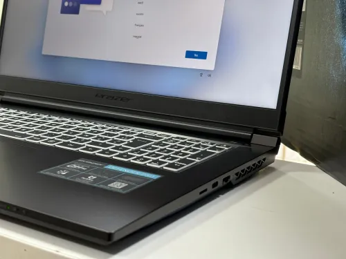 ERAZER DEFENDER P50 I7 12650H 32GB 1TB SSD RTX 4060 8GB 100W neuf sous emballage jamais utilisé 