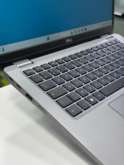 DELL LATITUDE 5330 I5 1245U VPRO 16GB 256GB SSD INTEL IRIS XE 13,3" FHD AZERTY LUMINEUX 