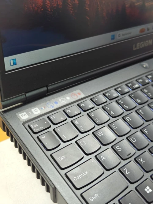 LENOVO LÉGION R7000 RYZEN 7 5800H 16GB 512GB SSD RTX 3050 15,6 FHD 