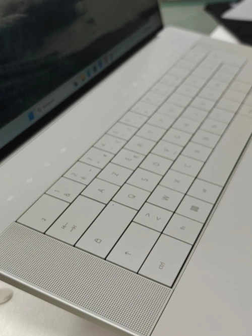 DELL XPS 9640 INTEL ULTRA 7 155H 16GB 1TB SSD RTX 4050 16,3 FHD+ NEUF JAMAIS UTILISÉ 