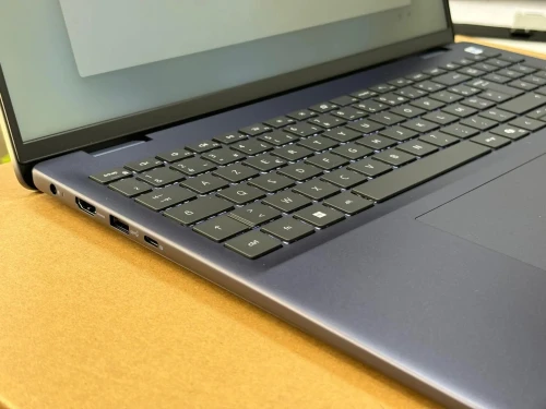 DELL INSPIRON 16 5645 RYZEN 7 8840U 16GB 1TB SSD NEUF SOUS EMBALLAGE 