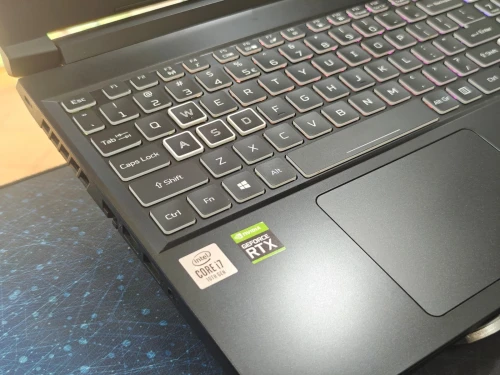 ACER NITRO 5 I7 10870H 16GB 512GB SSD RTX 2060 6GB 15,6 FHD 144HZ