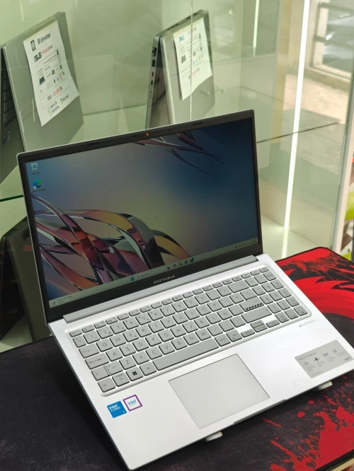 ASUS VIVOBOOK 15 INTEL CORE 5 120U 16GB 512GB SSD NVME 15,6 FULLHD IPS