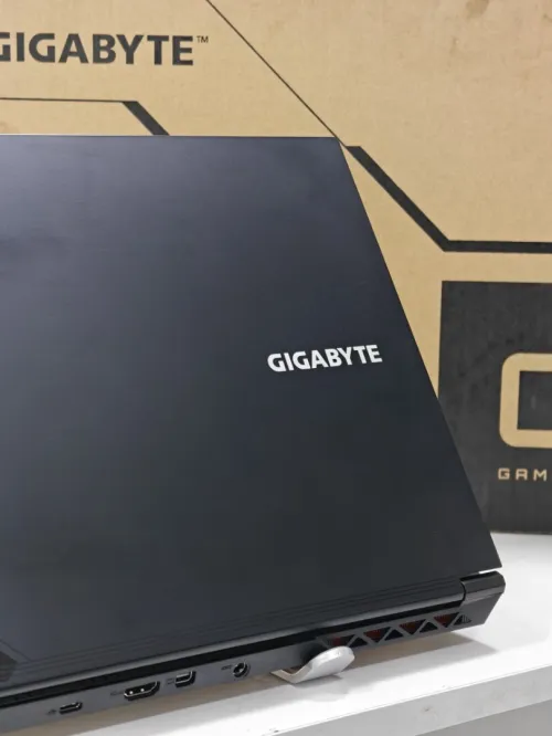 GIGABYTE G5 2024 I7 13620H 16GB 1TB SSD RTX 4060 8GB 15.6" FHD 144HZ
