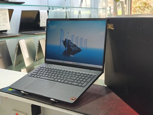 DELL PRO 16 RYZEN 5 PRO 230 32GB 512GB SSD 16,1 FHD+ AMD 740M NEUF SOUS EMBALLAGE 