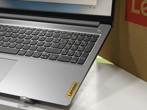 LENOVO IDEAPAD SLIM 3 14ABR8 RYZEN 5 7520U 16GB 512GB SSD NEUF SOUS EMBALLAGE JAMAIS UTILISÉ 