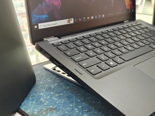 DELL LATITUDE 5300 2-IN-1 INTEL CORE I5 8365U 8GB 256GB SSD 13,3 FULLHD TACTILE X360