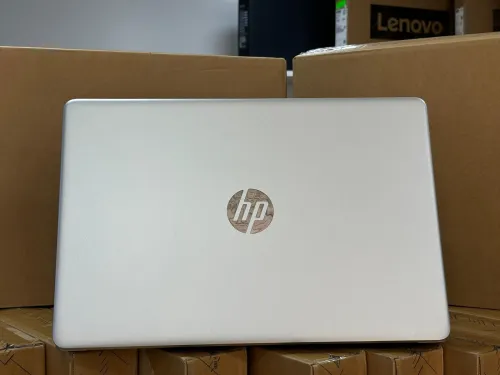 HP 15s Ryzen 5 5500U 16GB 512 GB SSD NEUF sous emballage jamais utilisé 