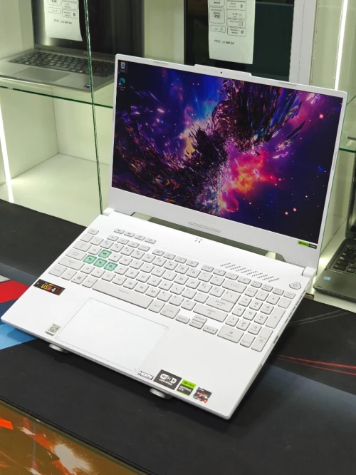 ASUS TUF A15 WHITE ÉDITION RYZEN 7 7735H 16GB 512GB SSD NVME 15,6 FULLHD IPS 144HZ NVIDIA RTX 4060 8GB