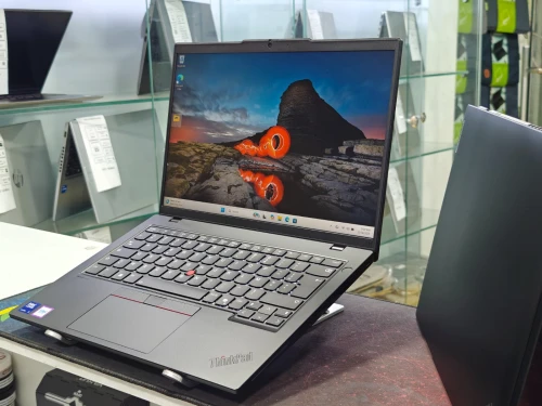 LENOVO THINKPAD L14 GEN5 INTEL CORE 5 ULTRA 125U 16GB 256GB SSD 14,1 FULLHD+ PRESQUE JAMAIS UTILISE