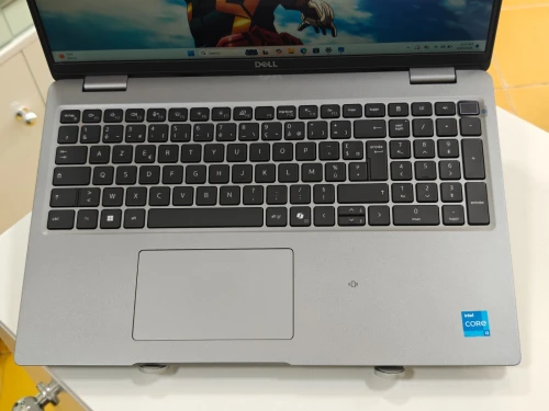 DELL LATITUDE 5550 INTEL CORE I3 1315U 16GB 256GB SSD NVME 15,6 FULLHD IPS TACTILE