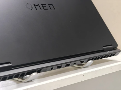 HP OMEN 17 GAMING LAPTOP RYZEN 7 8845HS 16GB 1TB SSD RTX 4060 8GB 17,3 FHD 144HZ NEUF SOUS EMBALLAGE