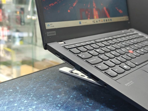 LENOVO THINKPAD X13 G1 RYZEN 5 PRO 4650U 16GB 256GB SSD 13,3 HD+