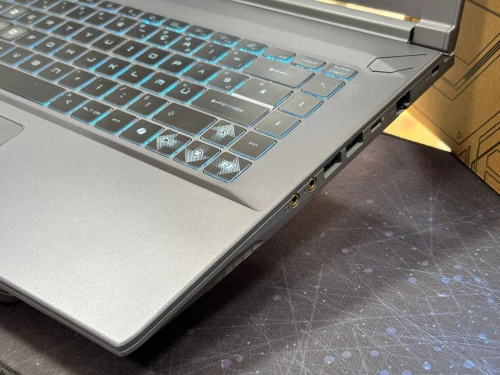 MSI THIN 15 I5 12450H 16GB 512GB SSD RTX 3050 4GB 15,6 FHD 144HZ