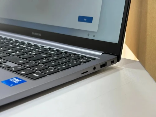 SAMSUNG GALAXY BOOK 4 INTEL 5 120U 8GB 512 GB SSD NEUF SOUS EMBALLAGE 