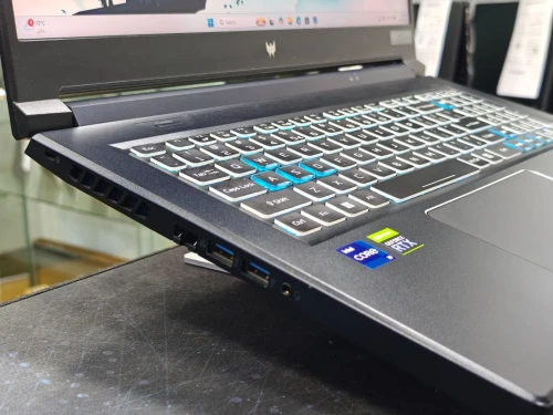 ACER PREDATOR HELIOS 300 I9 11900H 16GB 512GB SSD NVME 16,1 QHD 165Hz RTX 3060 6GB