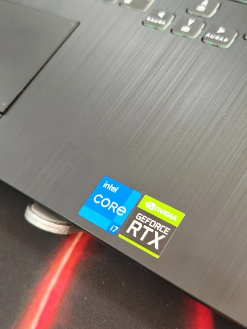 ASUS TUF F15 INTEL CORE I7 11800H 16GB 512GB SSD NVME 15,6 FULLHD IPS 144hz NVIDIA RTX 3060 6GB