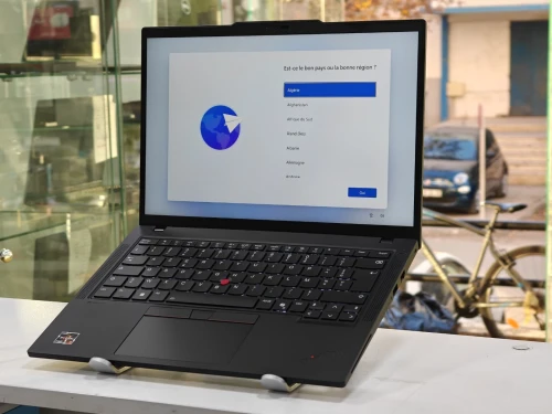 LENOVO THINKPAD P14s GEN 5 RYZEN 7 PRO 8865HS 32GB 1TB AMD RADEON 780M 4GB NEUF 