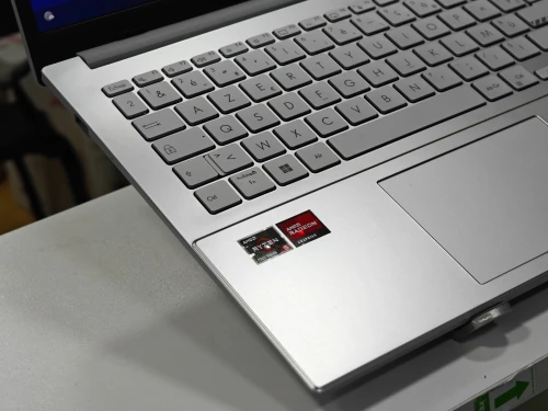 ASUS VIVOBOOK GO 15 OLED RYZEN 5 7520U 16GB 512GB SSD 15,6 FHD OLED NEUF SOUS EMBALLAGE 