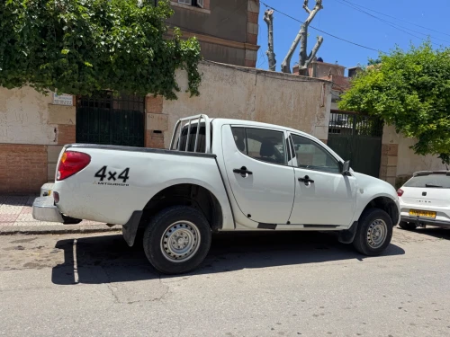 Mitsubishi L200 2013 Doube cabine Evolution