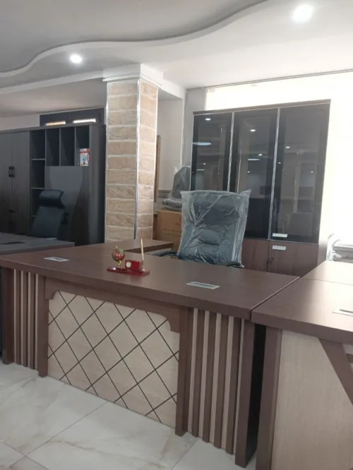 Ensemble de bureaux d'importation
