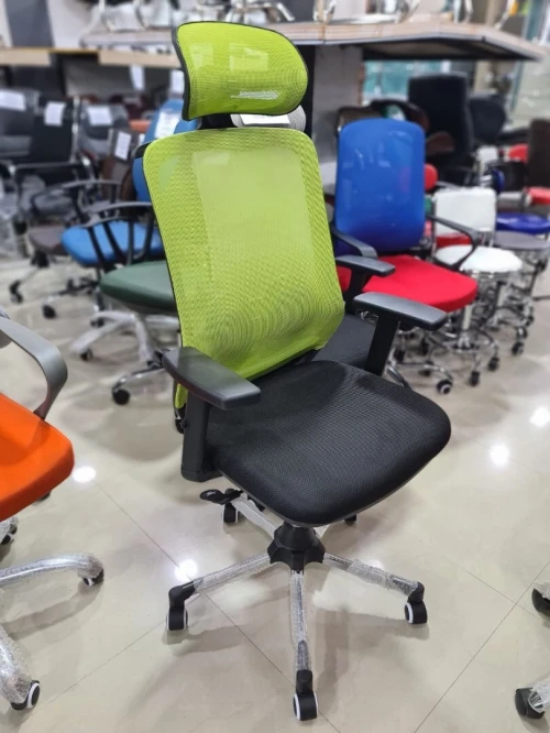CHAISE AVEC REPOSE TETE ERGONOMIQUE