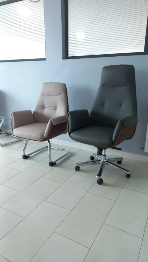 Chaise pdg et visiteur