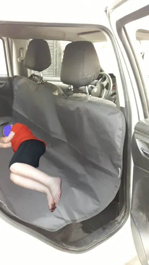 Protège banquette voiture pour enfant 