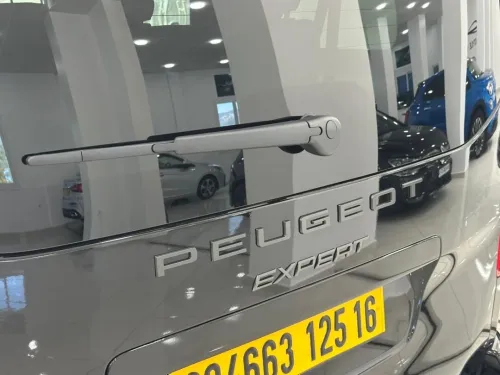 Peugeot Expert 2025 9 place