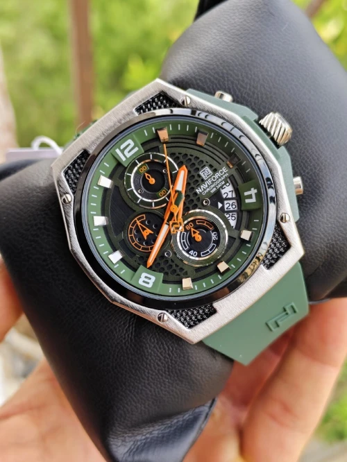 Montre Naviforce Chronographe étanche 3ATM original neuf jamais utilisé 