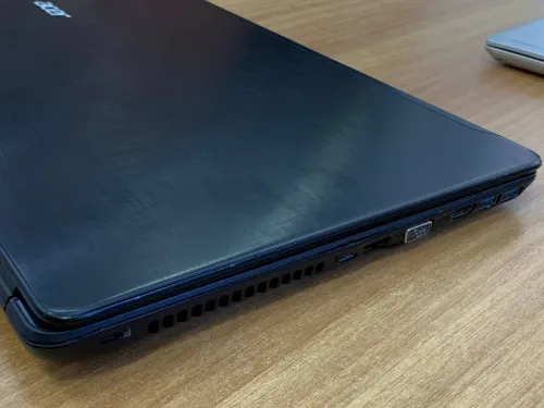 ACER ASPIRE F15 / INTEL I5 7 EME / 8 G / 256 / 15.6 FHD GTX 940 SEMI GAMER