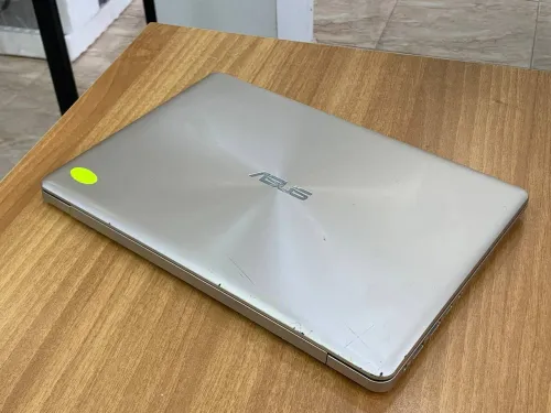 ASUS S14  / INTEL I5 8 EME / 8 G / 256 SSD /14 FHD