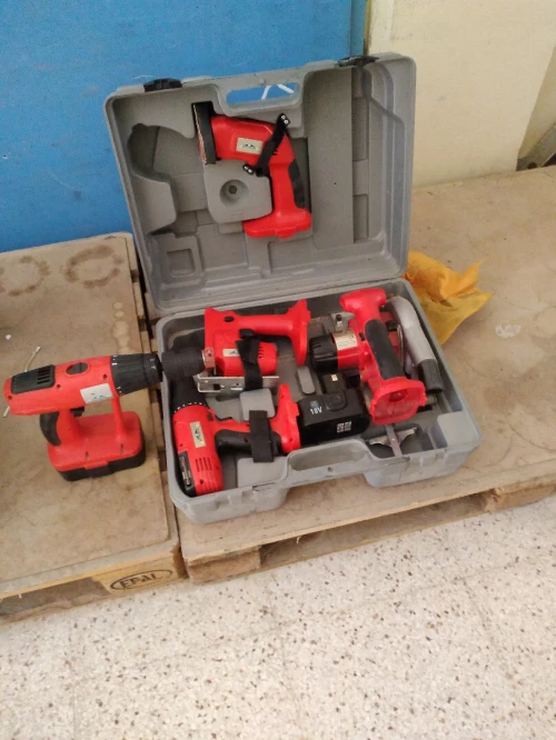 Pack de plusieurs outils électroportatifs
