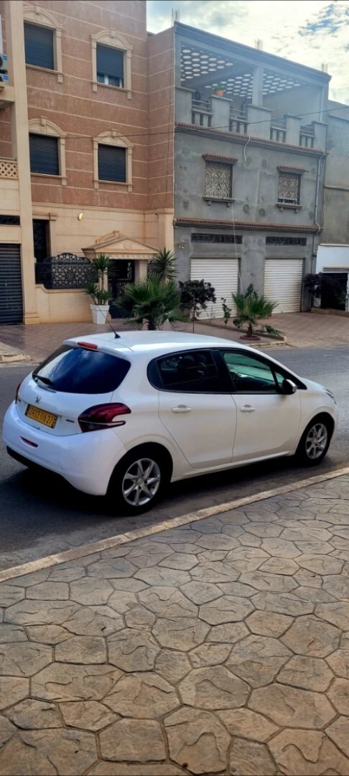 Peugeot 208 2016 Active Facelift