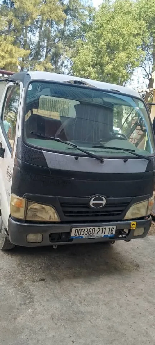 Hino Hino 2011