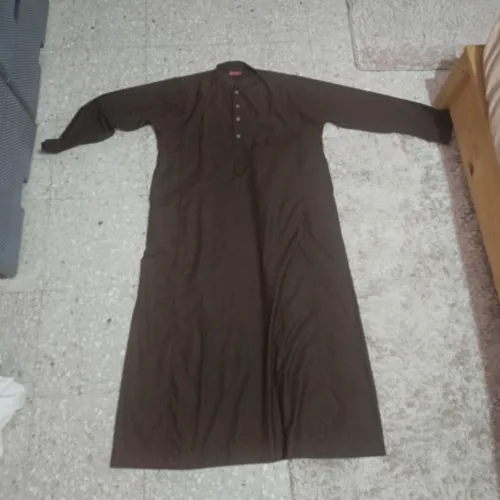 أقمصة (قميص) شبه جديدة