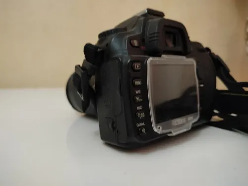 Nikon D80 avec lens 80mm