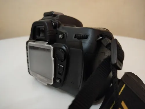 Nikon D80 avec lens 80mm