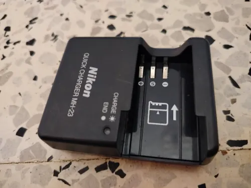 Batterie Nikon En-el9 avec chargeur MH-23