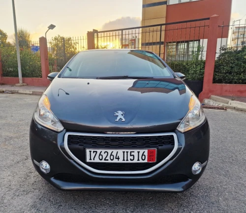 Peugeot 208 2015 Silver Line