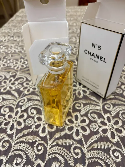  CHANEL N5 Eau De Parfum