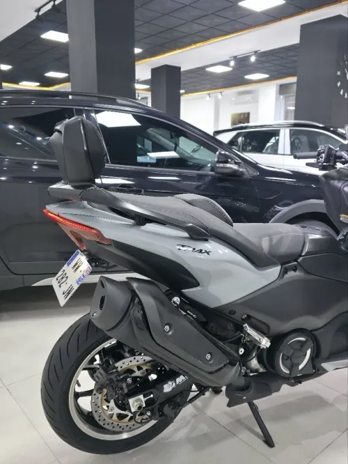 Yamaha T MAX 563 2025